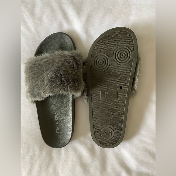 STEVE MADDEN - FAUX FUR SLIDES - Picture 2 of 4